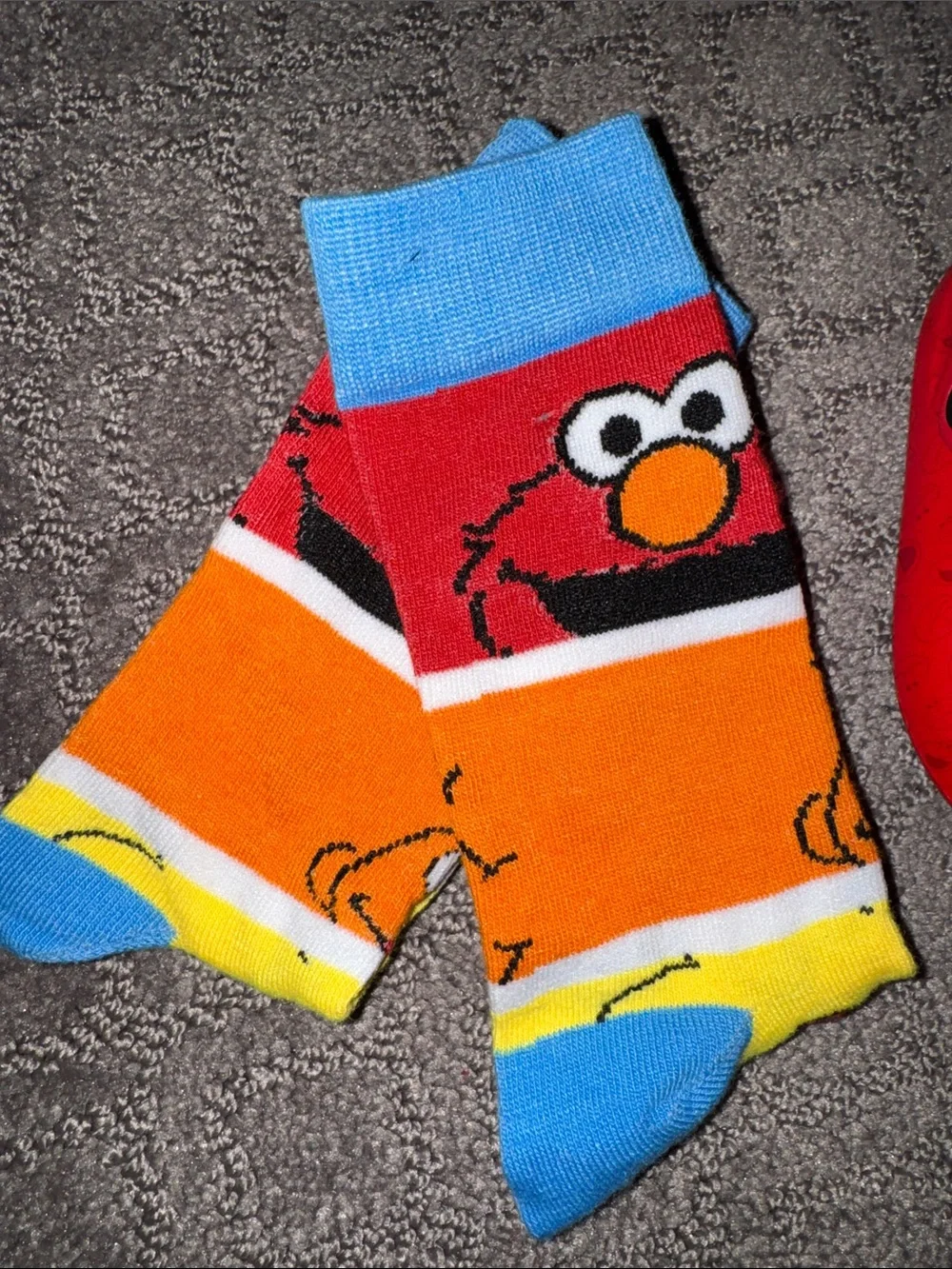 Sesame Street Red Elmo Kids Clogs/Sandals with Character Socks included - Picture 3 of 8